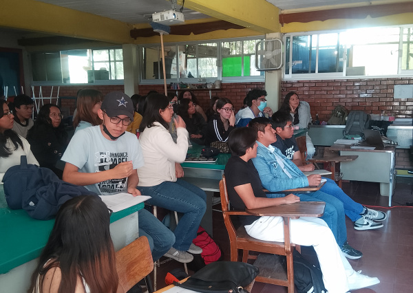 De jóvenes para jóvenes; inspiran vocaciones científicas en estudiantes de nivel medio superior