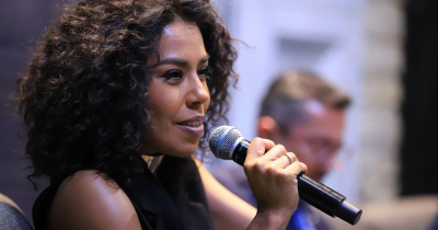 La cantautora Fela cierra en la UG jornadas de trabajo sobre propiedad intelectual 