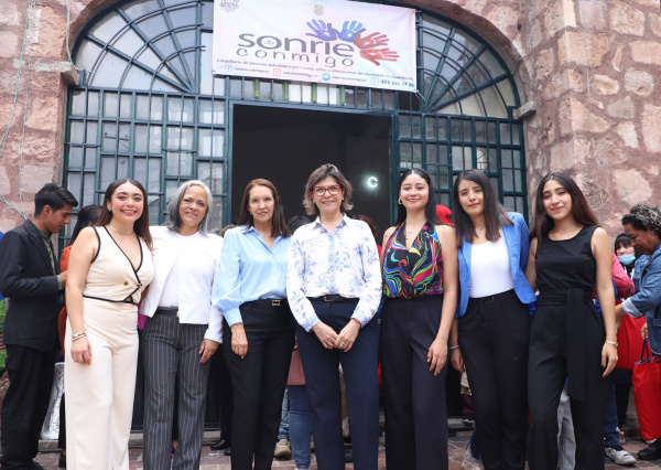 Estudiantes del programa de Psicología Clínica realizan la entrega de útiles escolares en el marco del 6° aniversario de los consultorios psicológicos de la Asociación “Sonríe Conmigo”