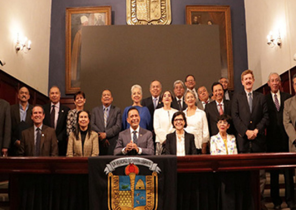 Generación 1972-1977 celebra 45 años de egreso de la Licenciatura en Relaciones Industriales de la UG