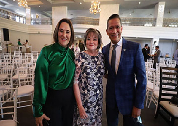  Académica y alumna UG reciben reconocimiento 