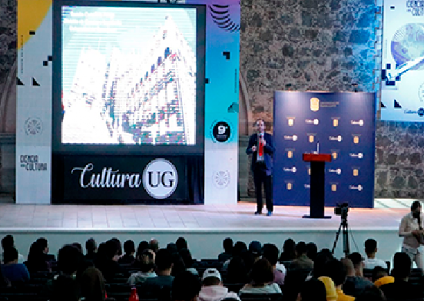 Comienza en la UG Ciencia es Cultura: “Planeta digital, futuros posibles”