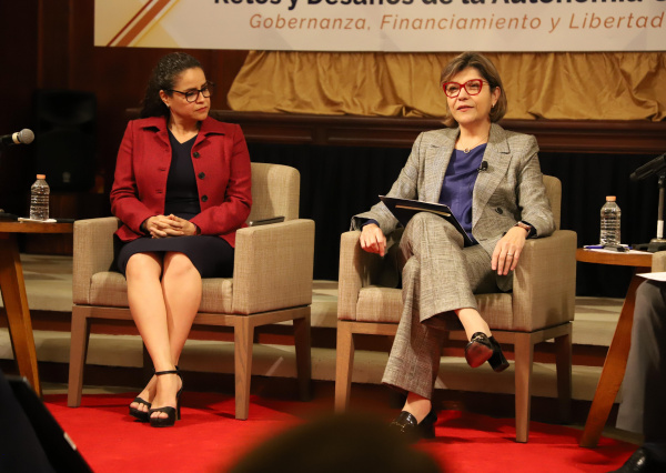 Sin autonomía, las Universidades y las Instituciones de Educación Superior, corremos el riesgo de convertirnos en meras herramientas de control ideológico o económico: Rectora General UG 