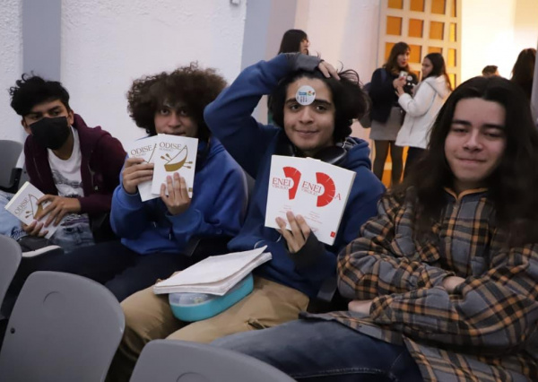 UG lee en comunidad en el Día Nacional del Libro