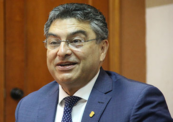 Egresados con Identidad UG, un llamado a la solidaridad en la colmena