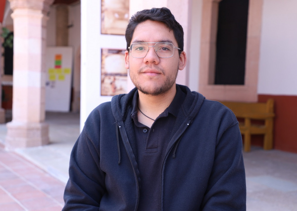 Se invita a formar parte de “Círculo abejas UG” por amor a la lectura 