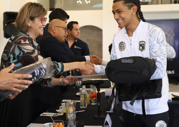 UG reconoce a medallistas universitarios del nivel medio superior y nivel superior 