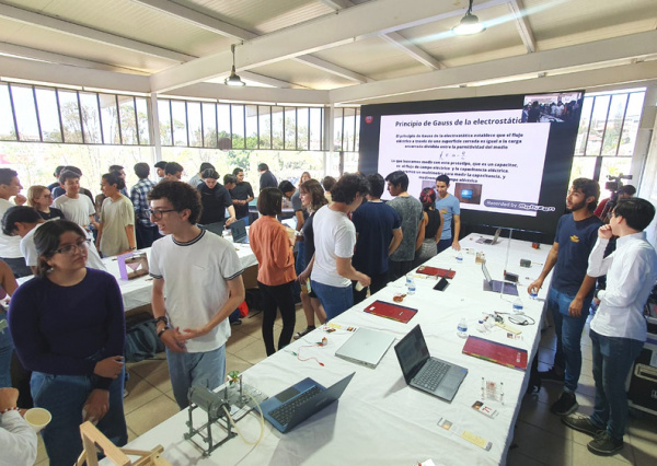 Presentan 120 prototipos en el Electro Week 2023: espacio innovador para el aprendizaje y enseñanza de la ciencia 