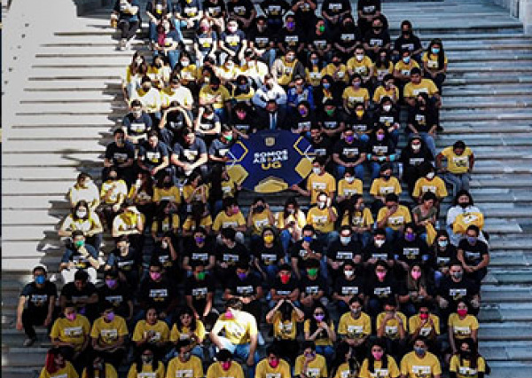 Reconocen liderazgo estudiantil en la jornada “Somos Abejas UG”