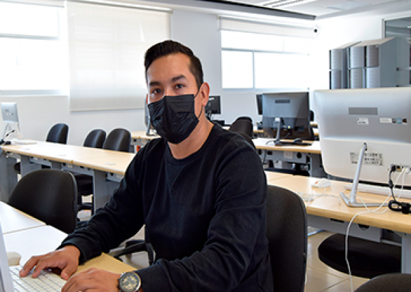 Programa de Enfermería y Obstetricia no escolarizada de la UG recibe acreditación de los CIEES 