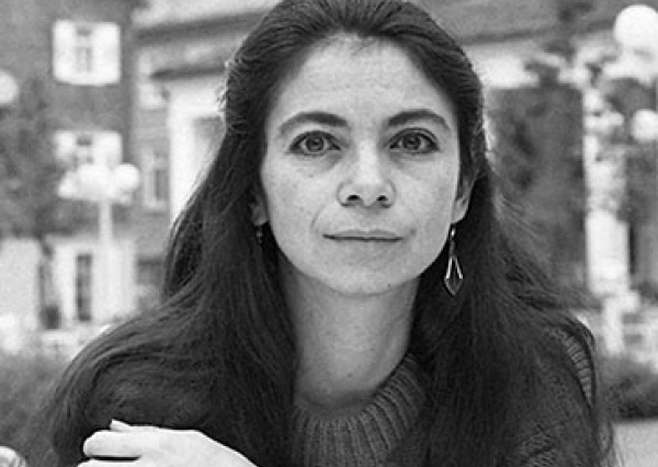 Carmen Boullosa recibe el Premio Jorge Ibargüengoitia de Literatura