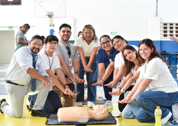 Zumbamos por la Vida: la comunidad UG aprende a salvar vidas