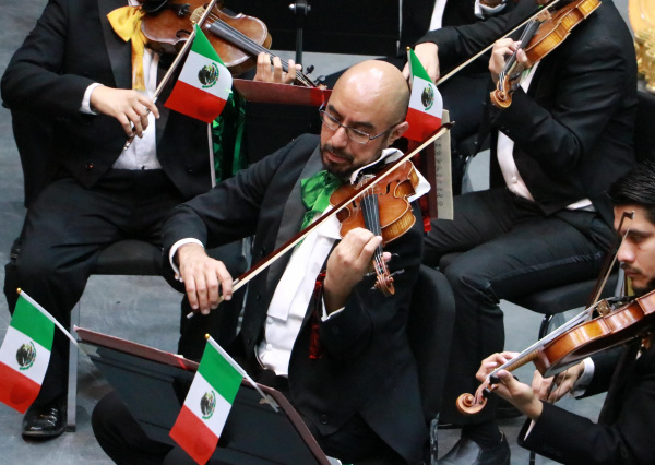 La OSUG deleita al público con un “Concierto mexicano”