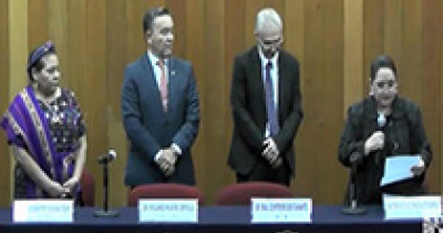 Entrega Rectora del Campus Guanajuato de la UG presea “Francois Julien La-Ferriere”