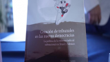 Presentan en la FILUG “Creación de tribunales en las nuevas democracias. La política de la reforma judicial subnacional en Brasil y México”