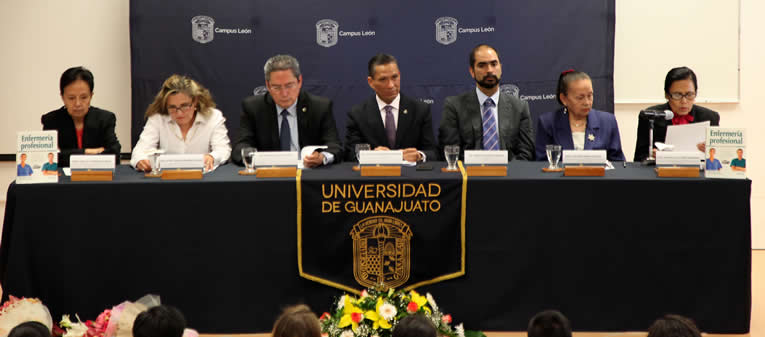la-cuarta-edicion-del-libro-enfermeria-para-profesional-para-estudiantes-y-profesionales-se-presenta-en-la-ug-ugto