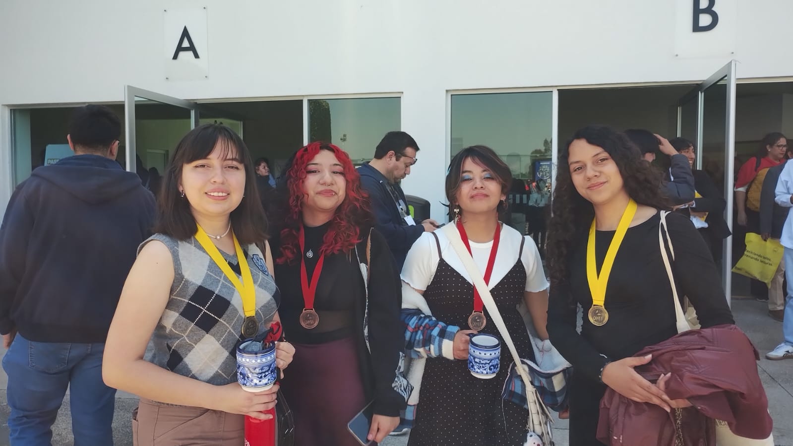 ug cnms 009 medallas olimpiada filosofia 3