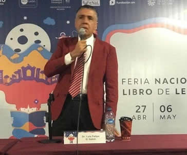 profesor-ug-presenta-libro-en-fenal-2018-ug-ugto-