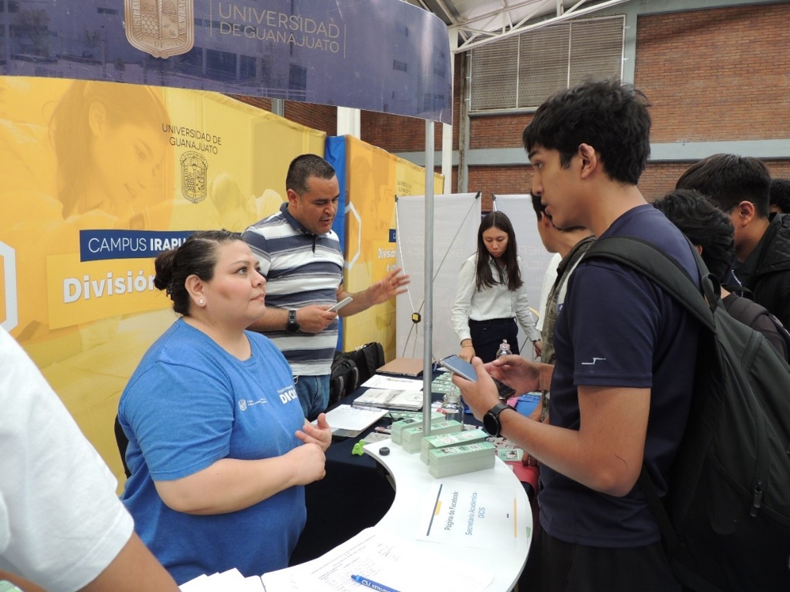 Feria profesiográfica 2