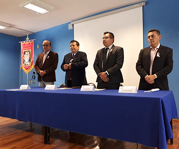 se-visten-rosa-para-concientizar-sobre-la-lucha-contra-cancer-mama-ug-ugto-