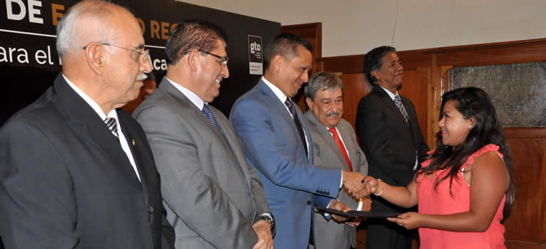 brinda-ug-acceso-educacion-jovenes-zonas-marginadas-ugto-universidad-de-guanajuato