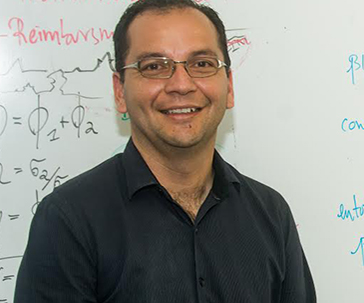 ramon-castaneda-pliego-premio-investigacion-2016-universidad-guanajuato-ug-ugto-