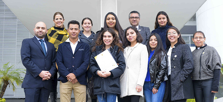 nuevasgeneracionesenfermeriaconmemorananiversarioalmamater-ug-ugto