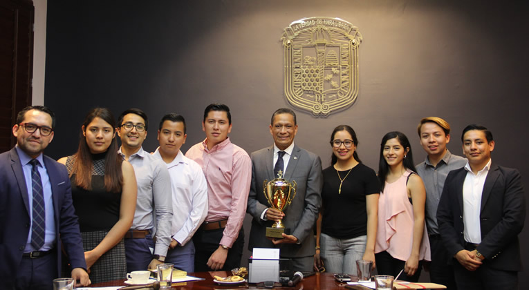 equipo-de-litigacion-oral-una-muestra-de-calidad-academica-de-la-ugugto