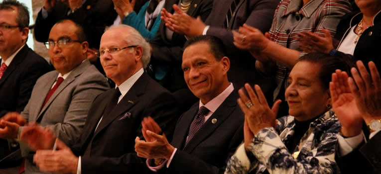 con-cervantes-va-a-la-prepa-ug-homenajea-a-enrique-ruelas-ugto