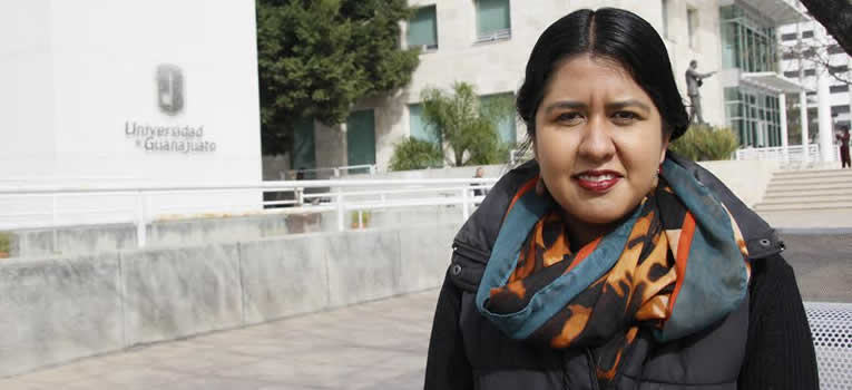 egresada-de-la-ug-trabaja-para-insertar-a-los-jovenes-desempleados-al-mundo-laboral