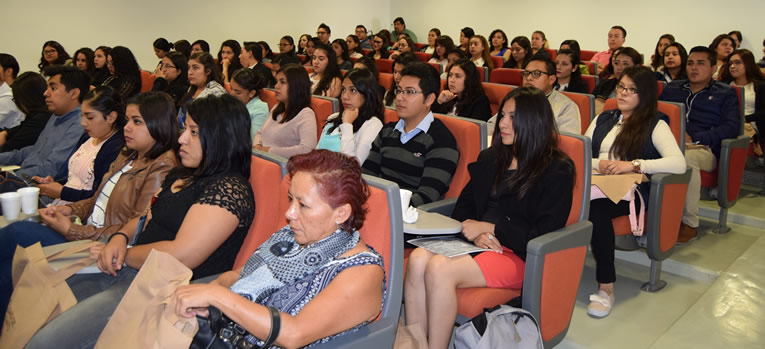 enfermeras-apoyan-el-humanismo-en-la-comunicacion-terapeutica-ug-ugto