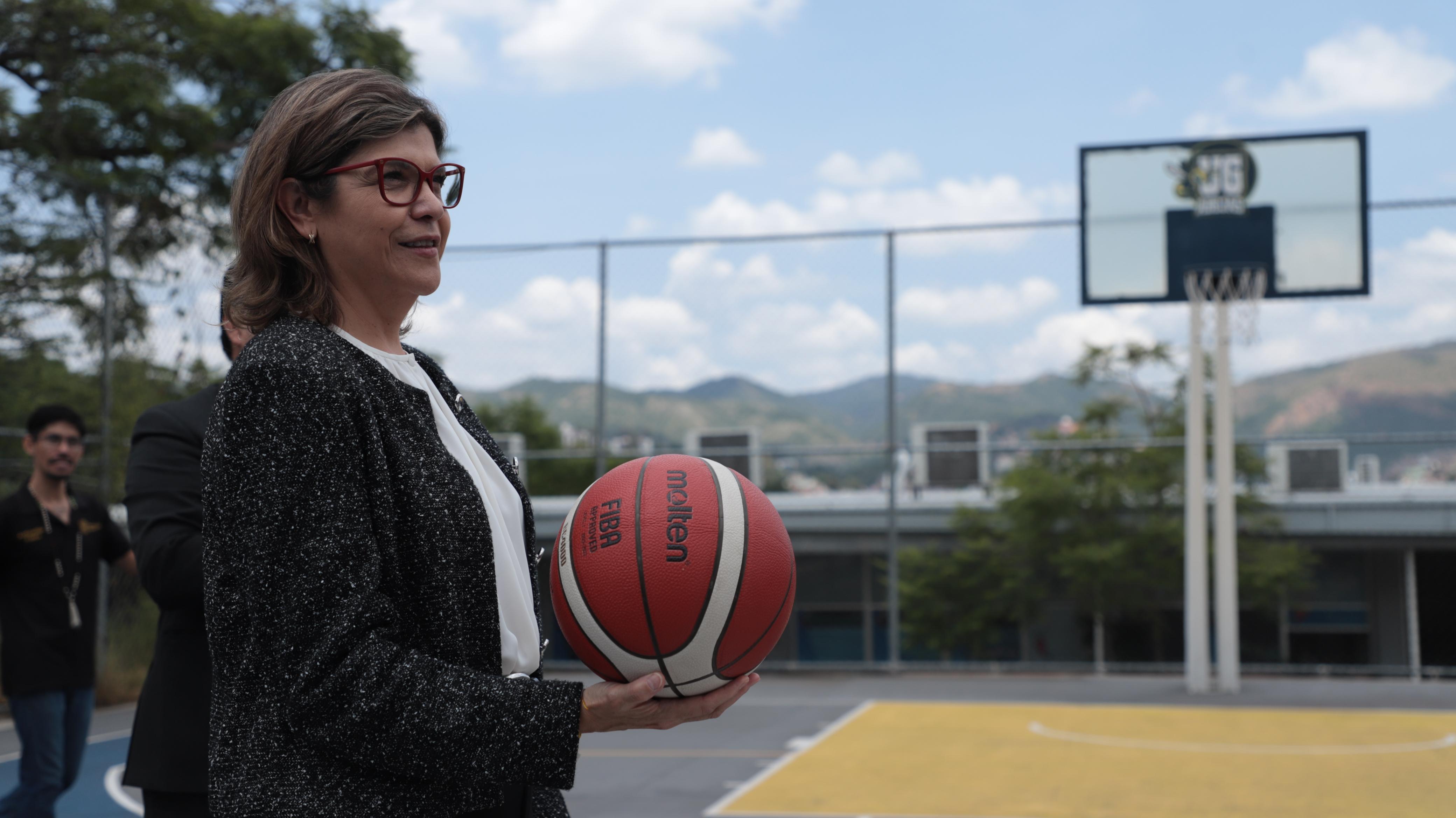 rehabilitacion espacios deportivos ug 18