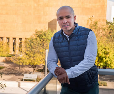 estudiante-ug-reafirma-su-compromiso-en-la-lucha-contra-el-cancer-ugto-