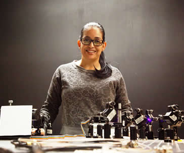 profesionista-especializada-en-estudiosde-fisica-cuantica-ug-ugto-