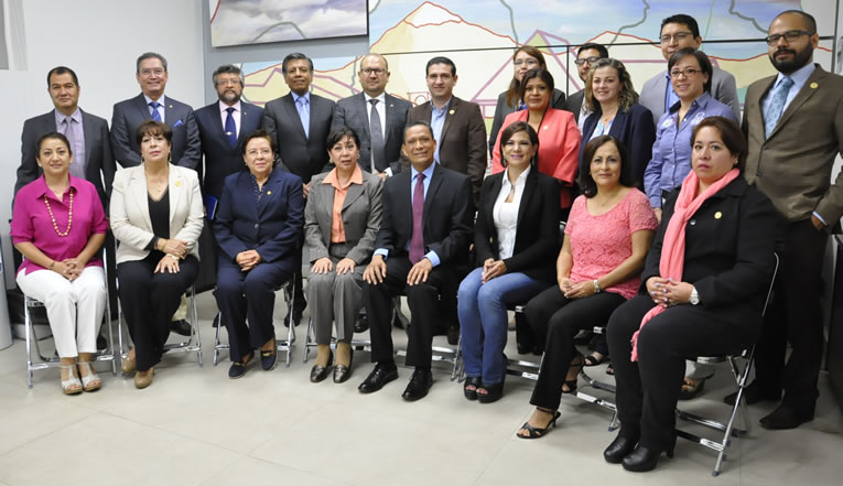 reunion-trabajo-sistema-estatal-desarrollo-integral-familia-dif-universidad-guanajuato-ug-ugto