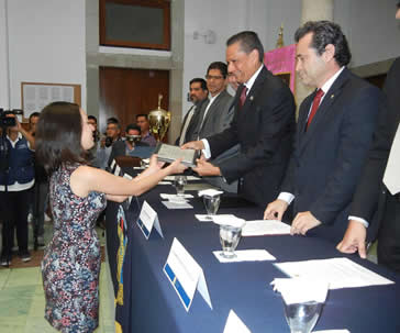 estudiantes-ug-son-reconocidos-por-su-excelencia-al-merito-academico-ug-ugto-