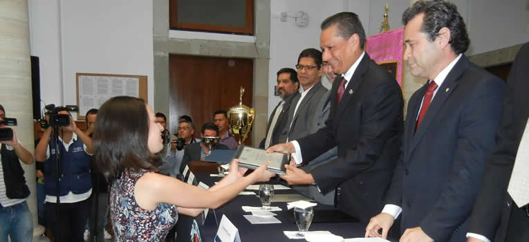 estudiantes-ug-son-reconocidos-por-su-excelencia-al-merito-academico-ug-ugto