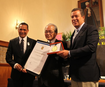 entrega-doctor-honoris-causa-koichi-niihara-universidad-guanajuato-ug-ugto-
