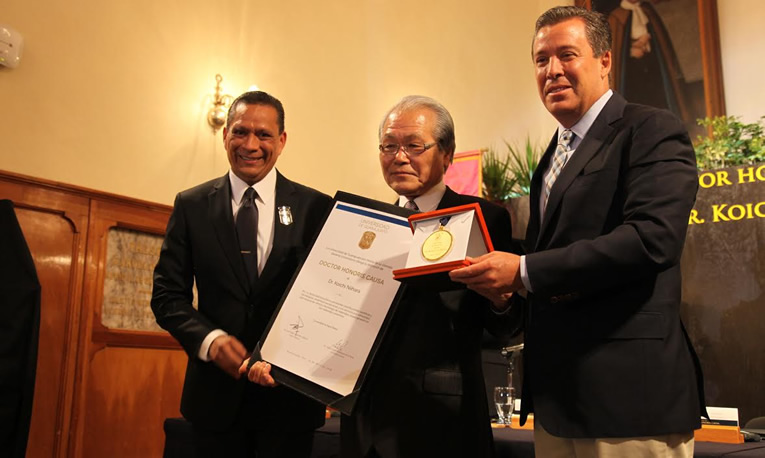 entrega-doctor-honoris-causa-koichi-niihara-universidad-guanajuato-ug-ugto