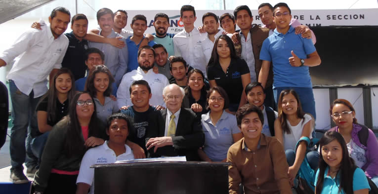 profesor-emerito-de-la-universidad-de-houston-charla-en-la-ug-sobre-la-naturaleza-y-la-ingenieria-ugto