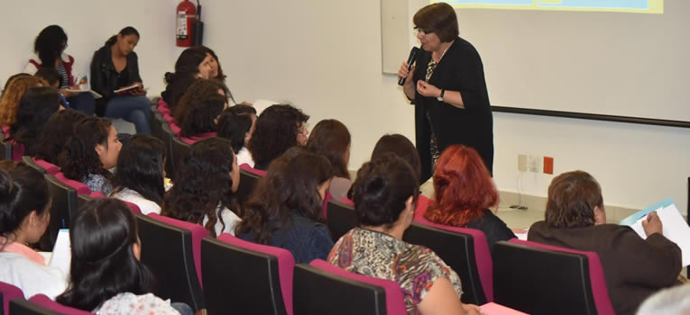 Alumnos de la UG conmemoran el Día del Trabajador Social | Universidad de Guanajuato (UGTO) | Campus León coloquio-trabajo-social-leon-universidad-guanajuato-ug-ugto