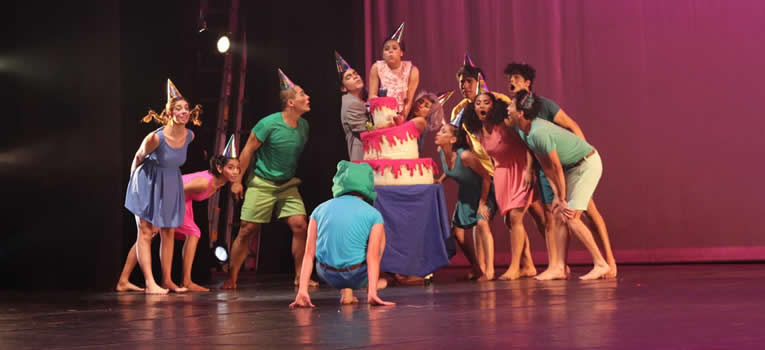 compania-de-artes-ug-une-talentos-presentacion-el-imaginario-ibarguengoitia-ugto