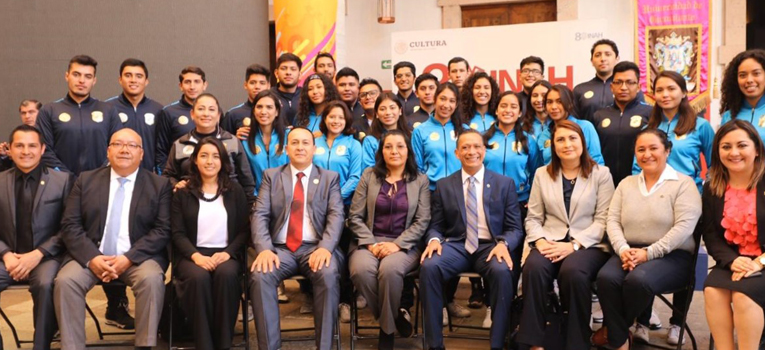 Universitarios renuevan el fuego simbólico de la libertad en la Alhóndiga de Granaditas renovacion-princiopal